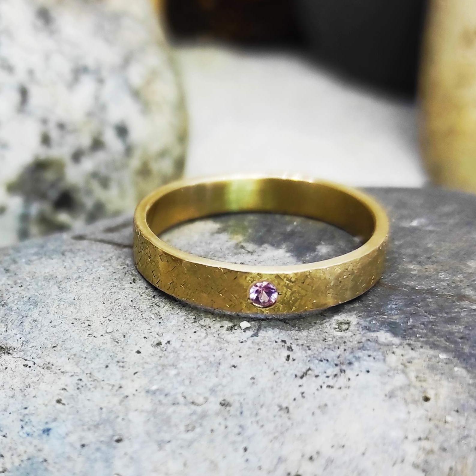 inari-designs-9ct-gold-pink-sapphire-wedding-band